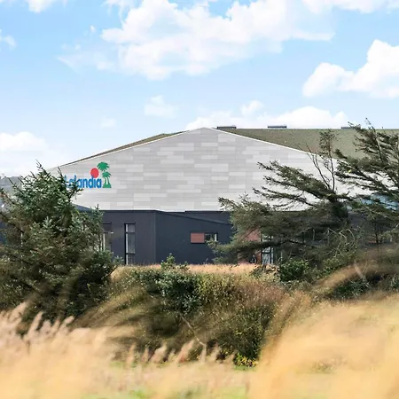 Exclusive Pool And Activity House For 30 People -1002