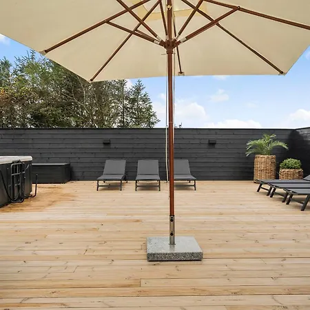 Exclusive Pool And Activity House For 30 People -1002 *