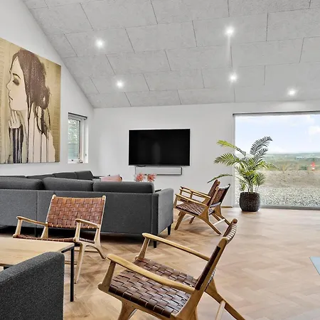 Exclusive Pool And Activity House For 30 People -1002 *