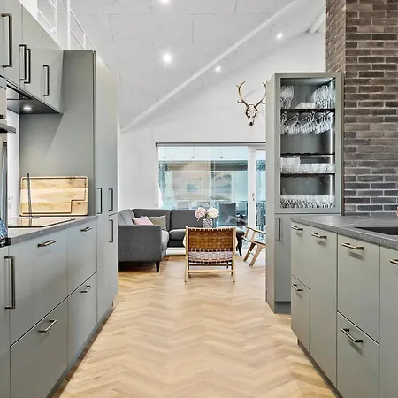 Exclusive Pool And Activity House For 30 People -1002