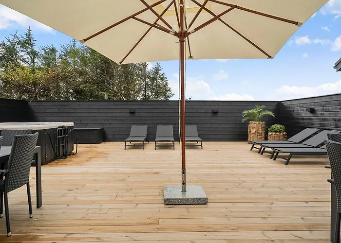 Exclusive Pool And Activity House For 30 People -1002 *