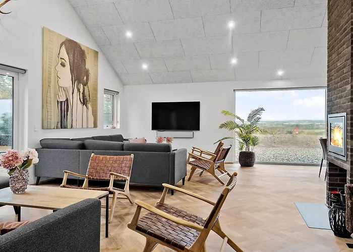 Exclusive Pool And Activity House For 30 People -1002 *